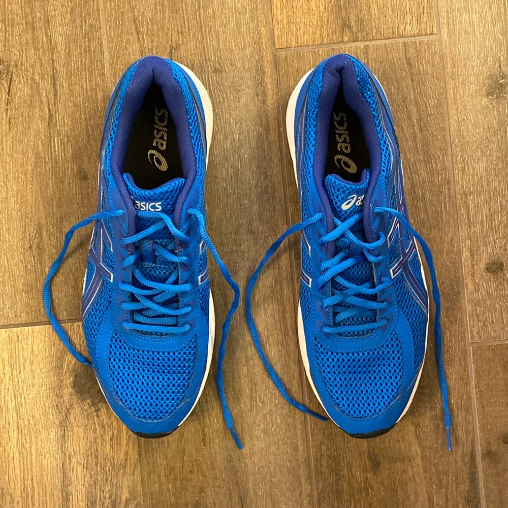 ASICS Gel Men’s running shoes. Size 12US. Bright blue with blue & white accents.